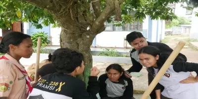 PRAMSIX/TAPAK MERAH 
